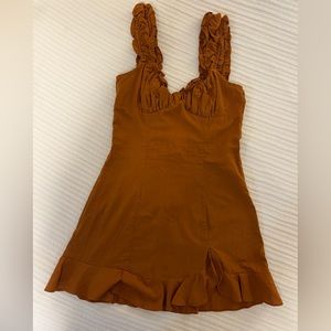 Free People brown adjustable linen cute summer mini dress. NEVER WORN BEFORE 🤎✨